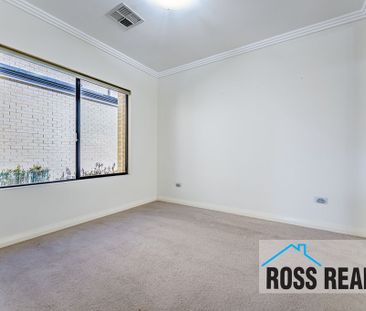 Modern Family Living - Photo 6