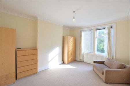 3 bedroom apartment to rent - Photo 3