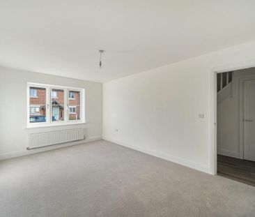 3 bedroom semi-detached house to rent - Photo 1