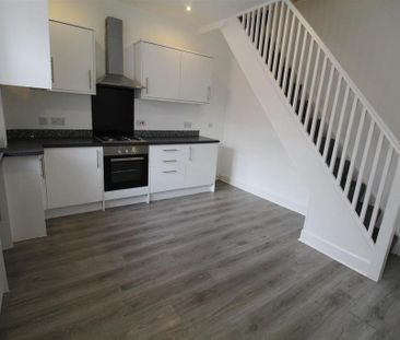 2 bedroom terraced house to rent - Photo 5