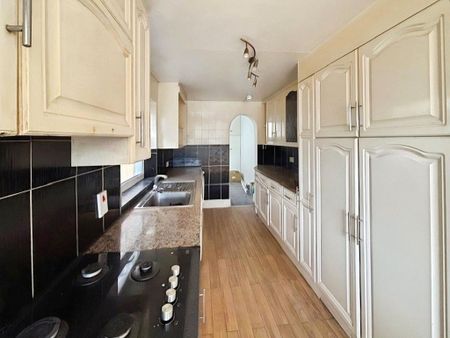 1 bedroom semi-detached house to rent - Photo 5