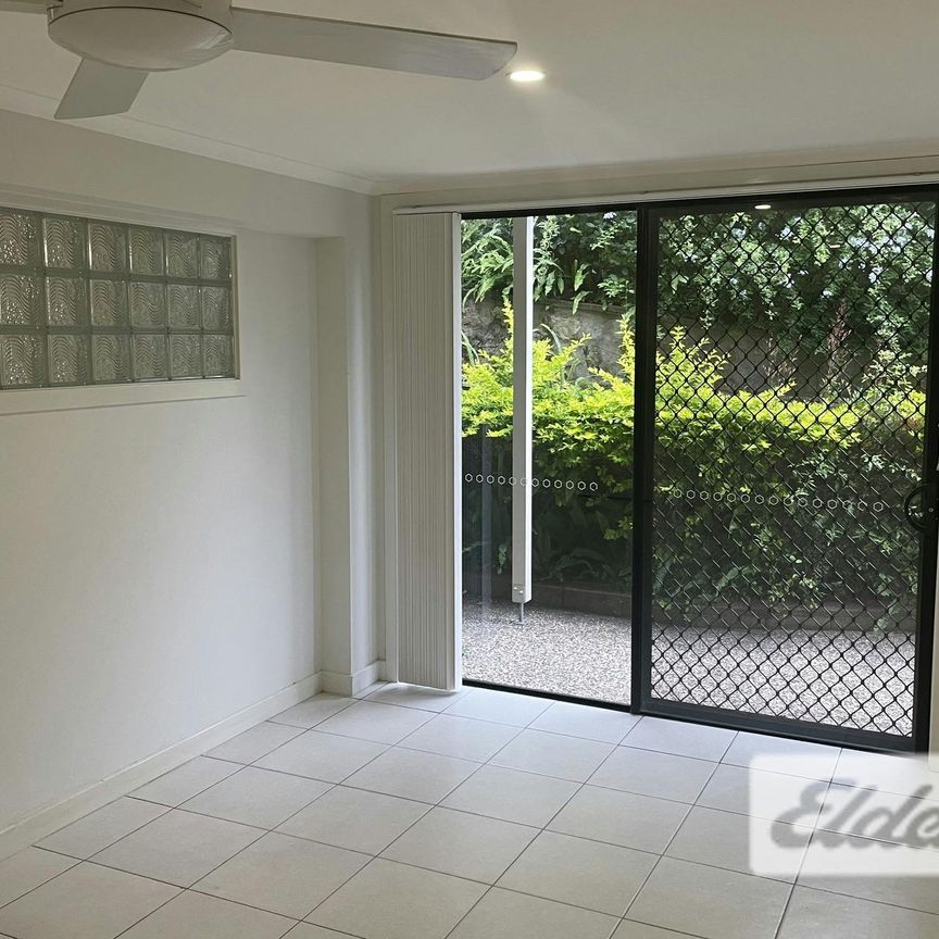 92B Acacia Avenue - Photo 1