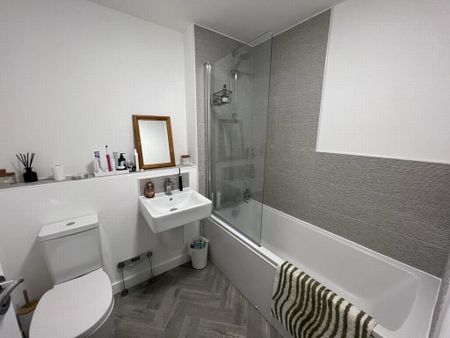 2 bedroom terraced house to rent - Photo 4