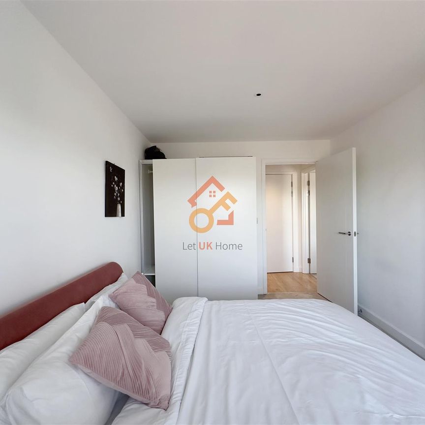 Fairbank House, 13 Beaufort Square, London NW9 - Photo 1