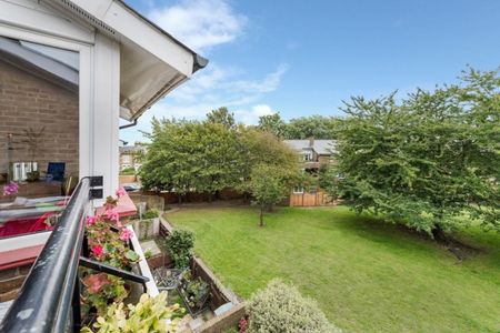 2 Bed Flat, Forest Hill, SE23 - Photo 4