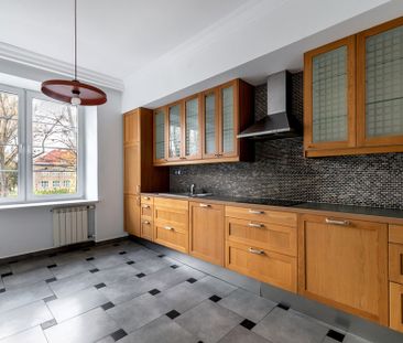 Metro, kamienica, po malowaniu - Photo 5