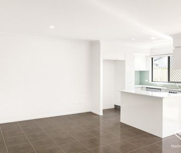 Modern Townhouse, 3 Bedrooms + Study nook, Available From 13/12/2025 - Photo 5