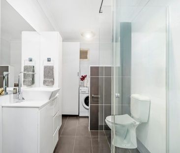 Top-Floor Apartment in a Prime Lane Cove Setting - Photo 2