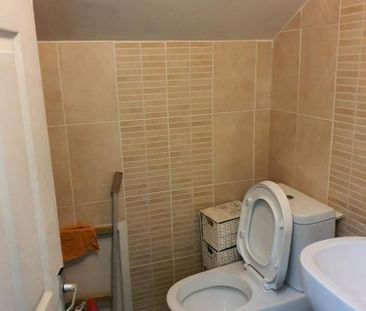 6 bedroom terraced house to rent - Photo 4