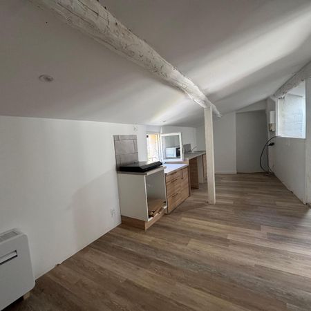 Location Appartement 3 pièces 47m² RIANS 83560 - Photo 4