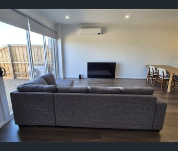 10 Nolita Walk, Point Cook, Vic 3030 - Photo 5