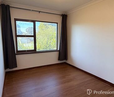 Comfortable Family Living in a Convenient Gosnells Location - Photo 5