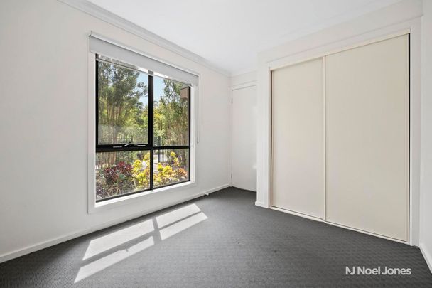 4 Lithgow Way, MOOROOLBARK - Photo 1