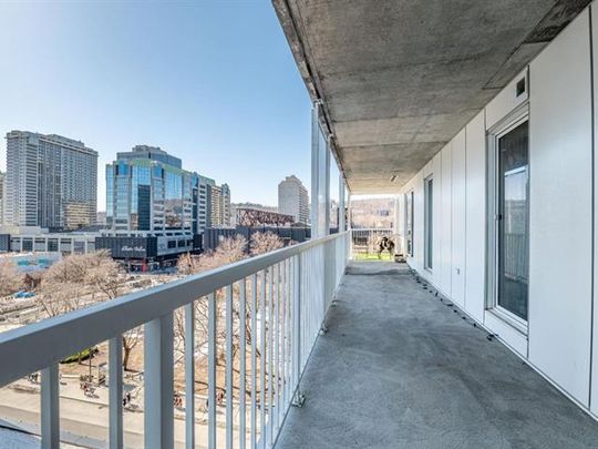 2300 Rue Tupper - Photo 1