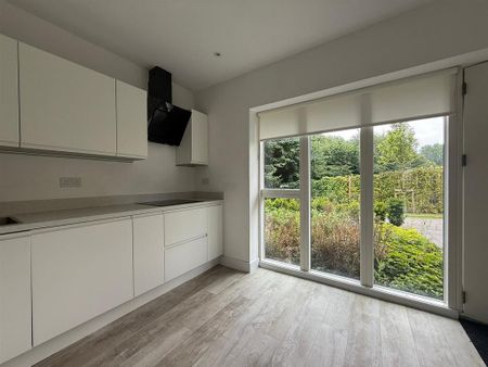 3 bedroom semi-detached house to rent - Photo 5