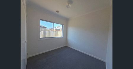 Highly sought-after family home in Habitat Estate! - Photo 4