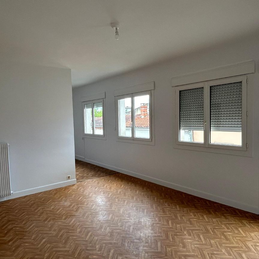Location Appartement 1 pièce 43m² ALBI 81000 - Photo 1