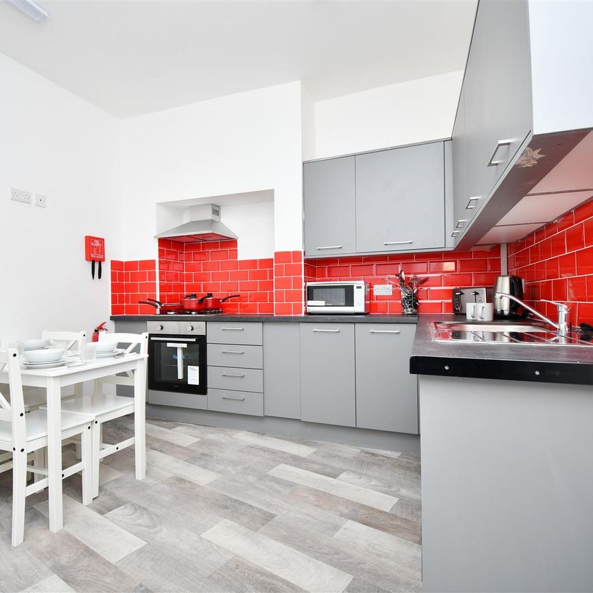 1 bed house share to rent in Ribblesdale Street, Burnley, BB10 - Photo 1