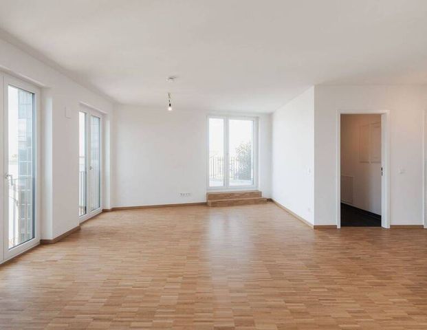 Penthouse Wohnung mit Panorama: Großzügige 3-ZKB mit Dachterrasse und Balkon - Foto 1