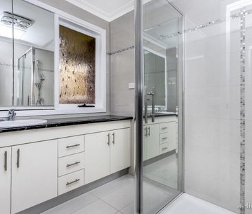 Space, Convenience, Charm, Location - Photo 1