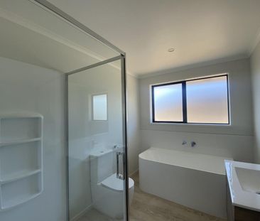 New build in Kotata Heights - Photo 3