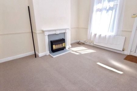 2 Bed Terraced House, Aberdeen Road, LS12 - Photo 2