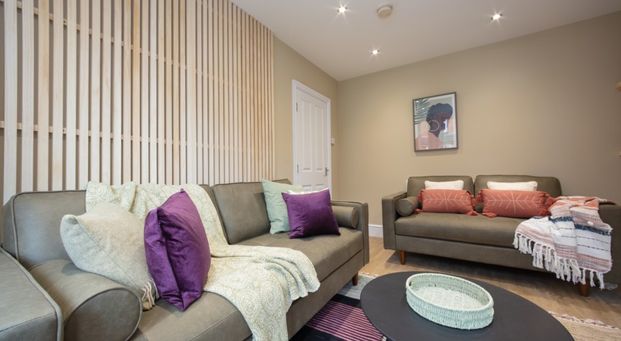 10 Hessle Mount, Hyde Park, Leeds, LS6 1EP - Photo 1