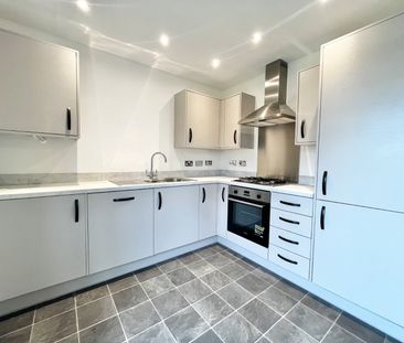 3 bedroom semi-detached house to rent - Photo 3