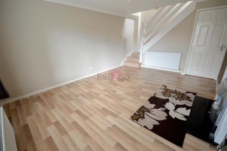 2 bedroom end of terrace house to rent - Photo 2