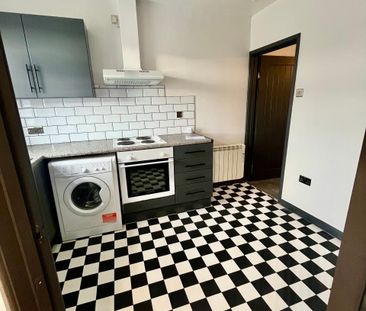 Cross Street - Photo 2