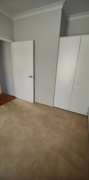 South Perth - Photo 1