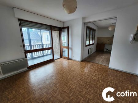 Location Appartement 2 pièces 38m² OLORON STE MARIE 64400 - Photo 2