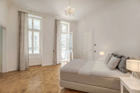 Luxuriöse 2-Zimmer-Altbauwohnung mit Balkon & Kamin in Bestlage - Photo 4