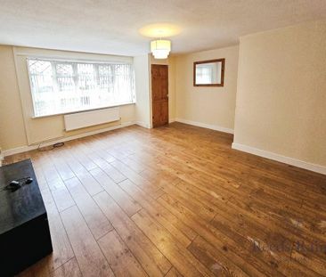 3 bedroom end of terrace house to rent - Photo 1