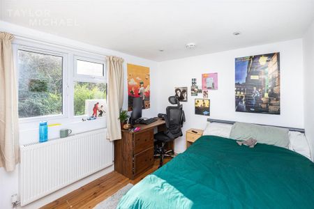 6 bedroom semi-detached house to rent - Photo 2