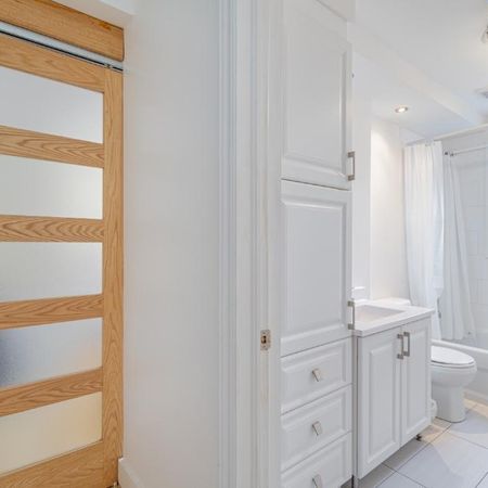 4 1/2, 1ER JUILLET, Sainte-Foy / Quatre-bourgeois, Rénové - Photo 3