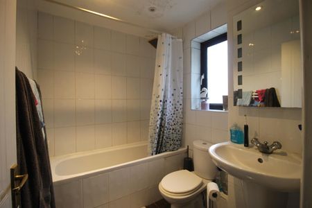 34 Cairnside, High Wycombe - Photo 3