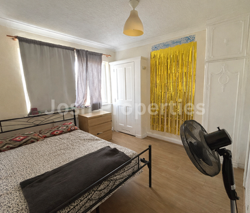 3 bedroom end of terrace house to rent - Photo 3