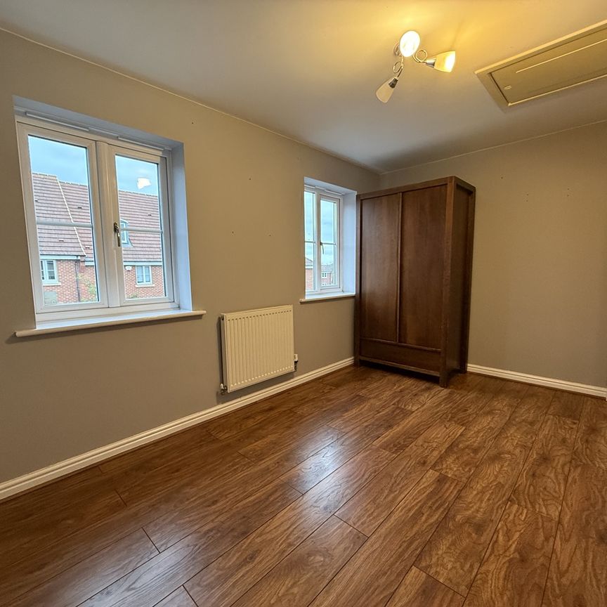 2 Bed End Terrace, Surrey Drive, CV3 - Photo 1