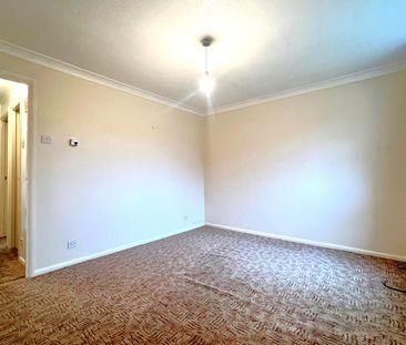 Willowmead Close, Woking, Surrey, GU21 - Photo 2