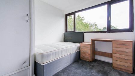 4 bedroom terraced house to rent - Photo 4