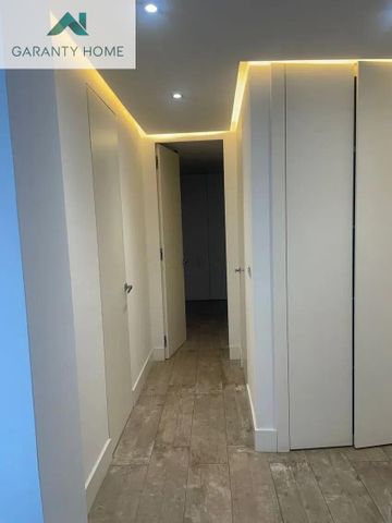 Piso de alquiler en Ensanche Centro - Puerto - Photo 2