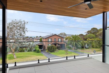 Modern elegance meets effortless styling, with the beach on your doorstep! - Photo 5