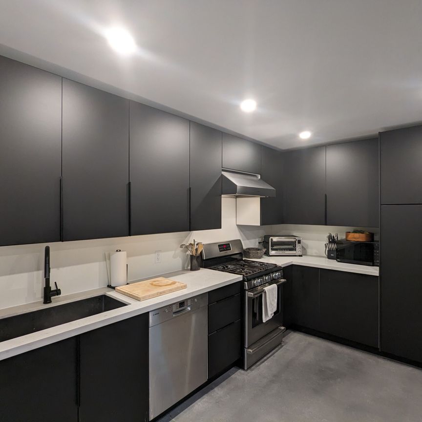 For Lease - 117 Glenlake Boulevard, Collingwood, Ontario - Photo 1