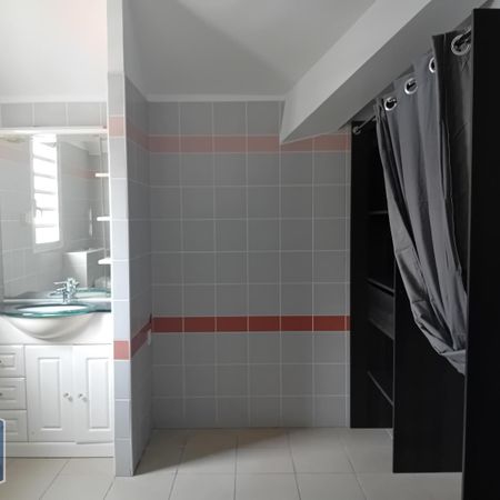 Location Appartement 1 pièce 27m² ST JOSEPH 97480 - Photo 3