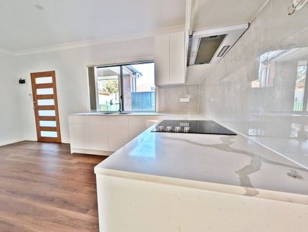 Well-Presented 2 Bedroom Granny Flat - Photo 3