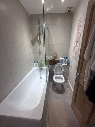 Room in a Shared House, Glenton Road, SE13 - Photo 1