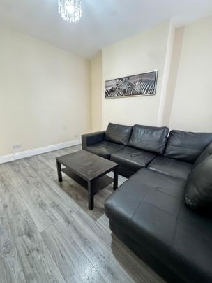 Room in a Shared House, Rossett Street, L6 - Photo 1