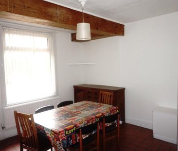 5 bedroom detached house to rent - Photo 2