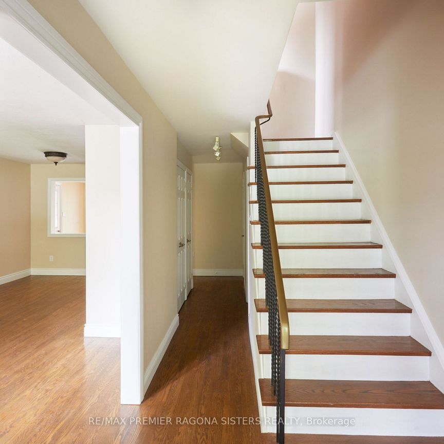 For Lease - 39 Daphne Crescent, Barrie, Ontario - Photo 1